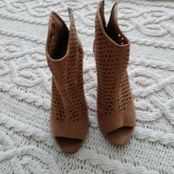 Brown Heels - Picture 4 of 8